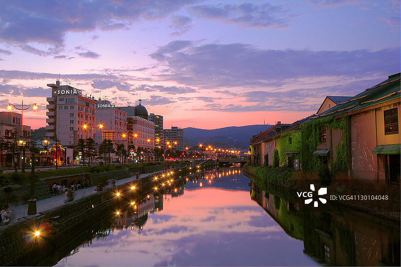 倒影的黄昏图片素材