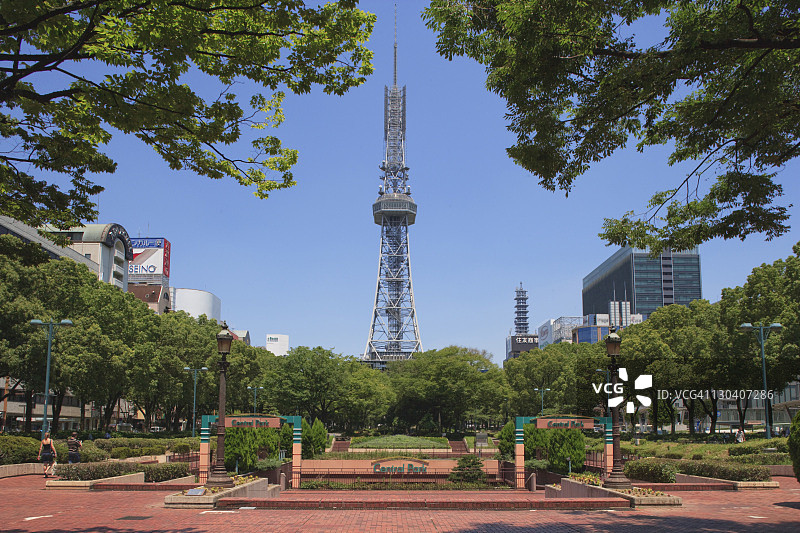 日本爱知县名古屋市电视塔与公园图片素材
