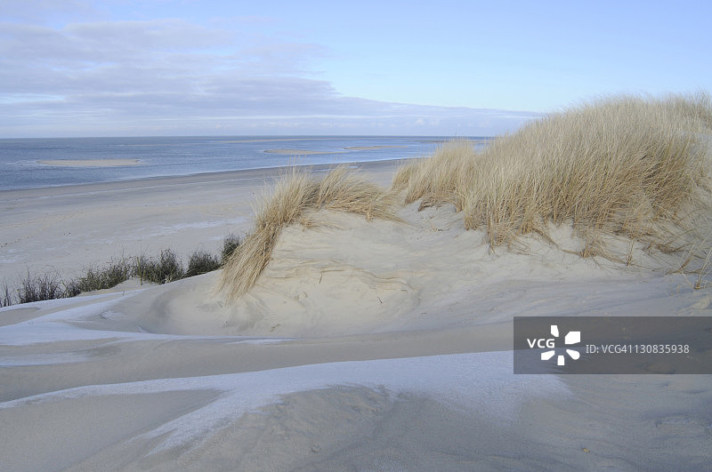 德国下萨克森州兰格奥格岛的沙丘与海滩图片素材
