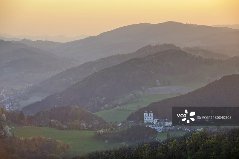 奥地利哈夫纳贝格朝圣教堂风光图片素材