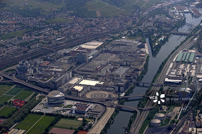 戴姆勒奔驰斯图加特商业园区航拍图片素材