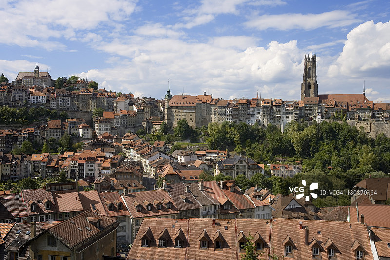 瑞士弗赖堡老城区和圣尼古拉斯大教堂图片素材