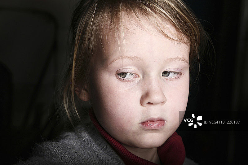 生闷气的女孩图片素材