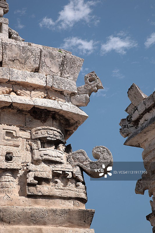 奇琴伊察教堂神庙上的马赛克面具，墨西哥图片素材