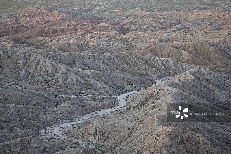 美国加利福尼亚州安扎-博雷戈沙漠州立公园的荒地风光图片素材