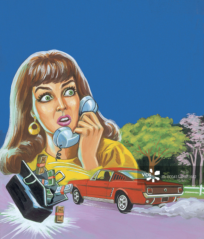 在路上用手机报告捡到钱的女人图片素材