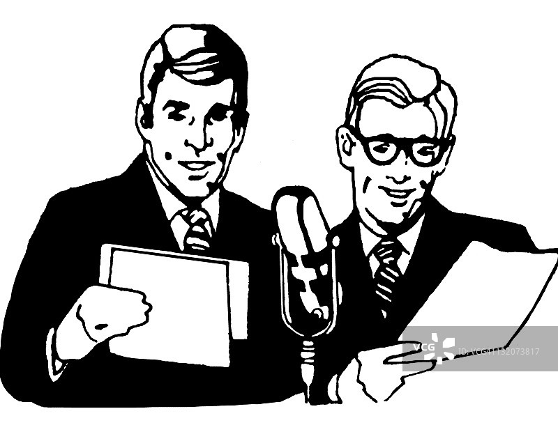 两个男人对着麦克风讲话图片素材