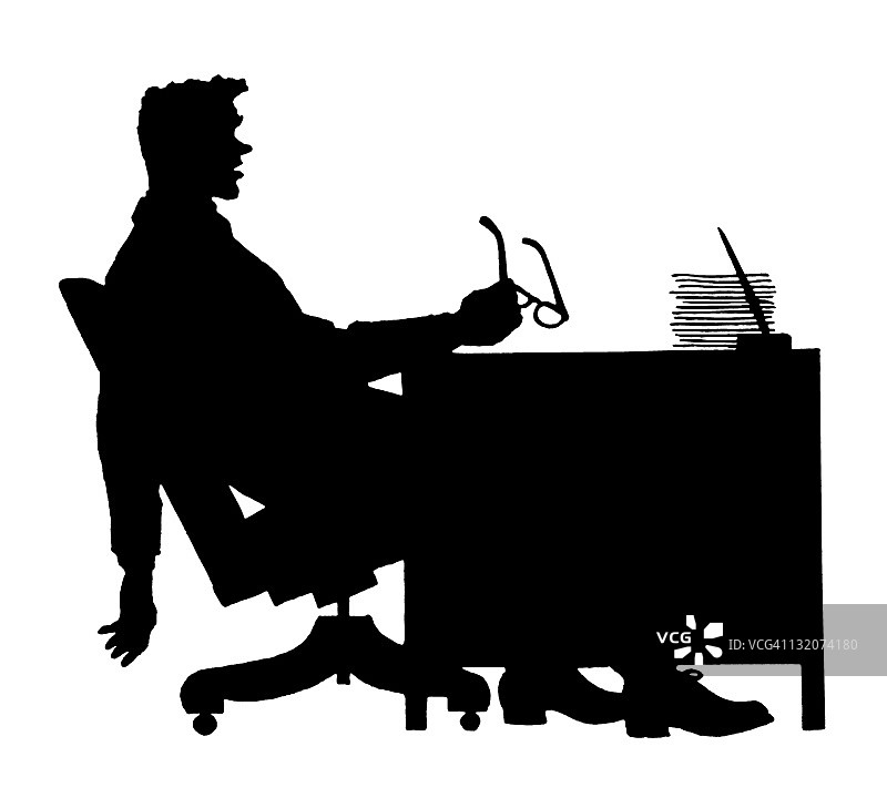 办公桌旁的男人图片素材