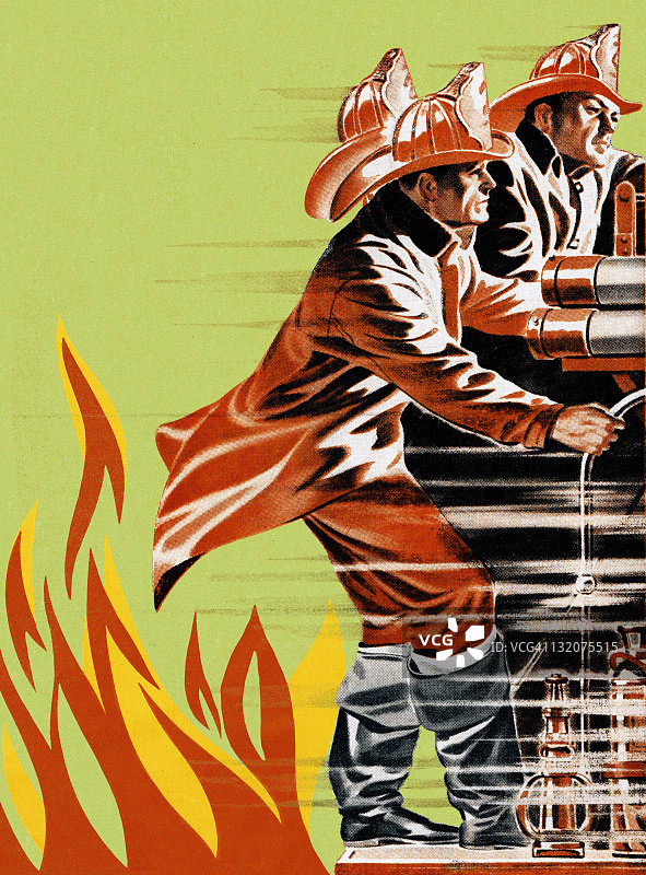 消防员在消防车上图片素材