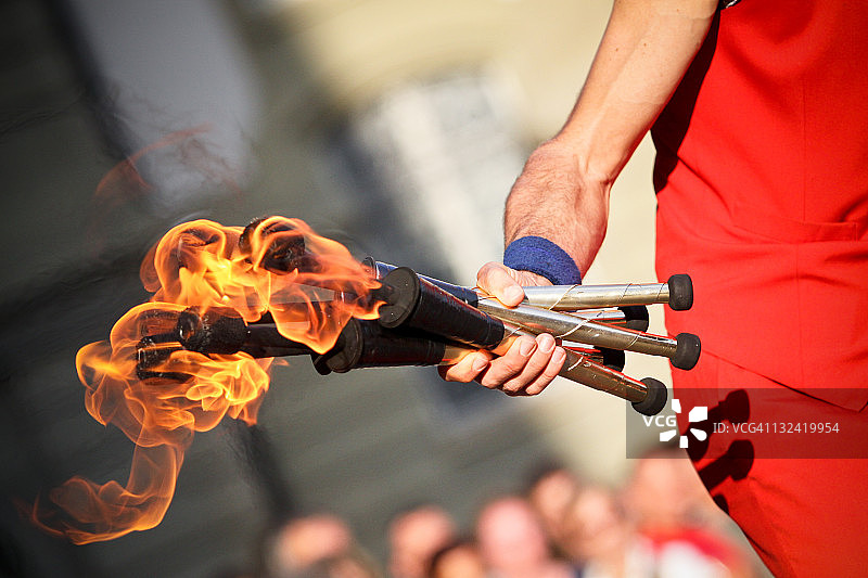 燃烧的杂耍棒图片素材