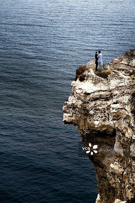 男人触摸女人的脸图片素材