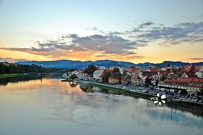 斯洛文尼亚马里博尔的夜晚图片素材