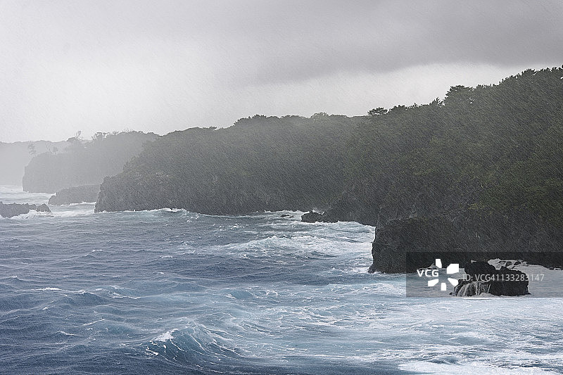 日本海边的暴风雨图片素材
