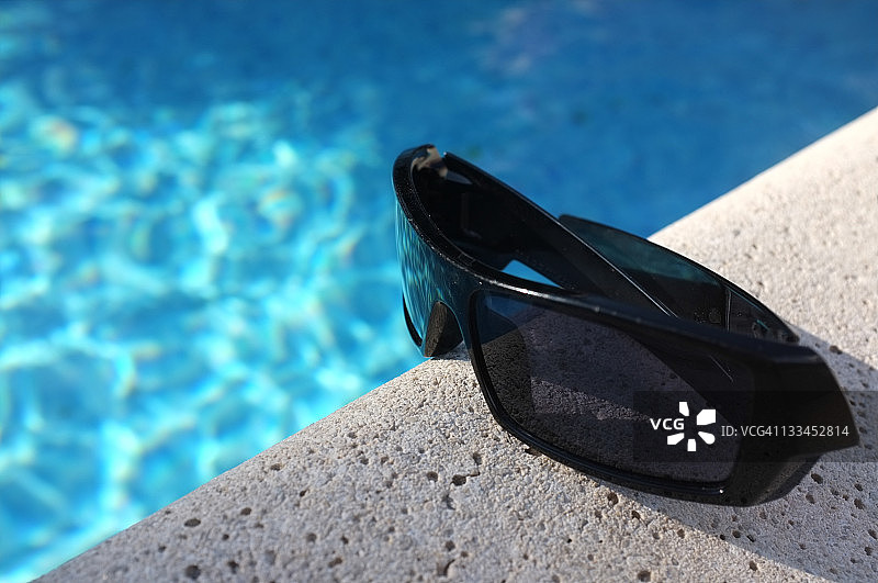 秋千眼镜图片素材