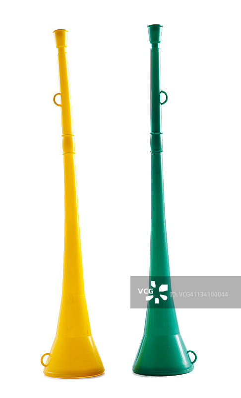 两个呜呜祖啦：非洲足球迷的传统塑料喇叭图片素材