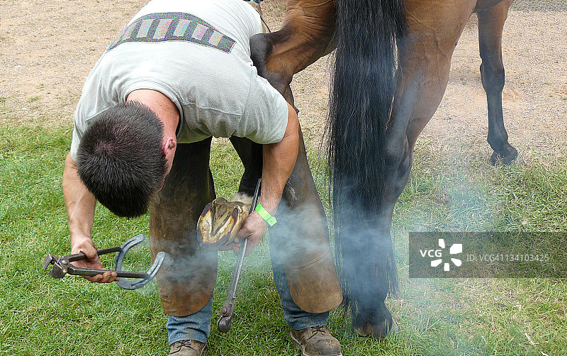 钉马掌图片素材