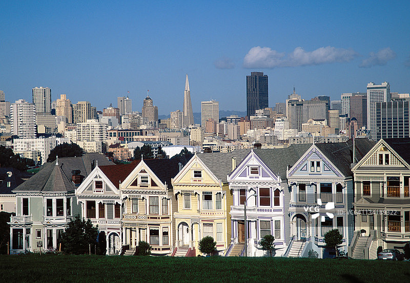 旧金山阿拉莫广场维多利亚式房屋图片素材