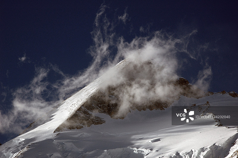 加舒尔布鲁木II峰（海拔8035米）图片素材