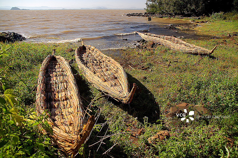 塔纳湖上的纸莎草船图片素材