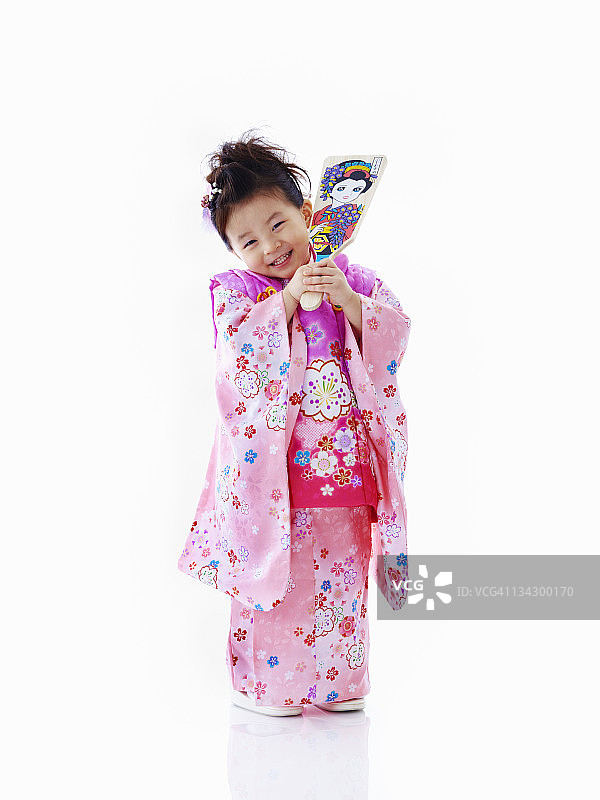 穿着和服的小女孩图片素材