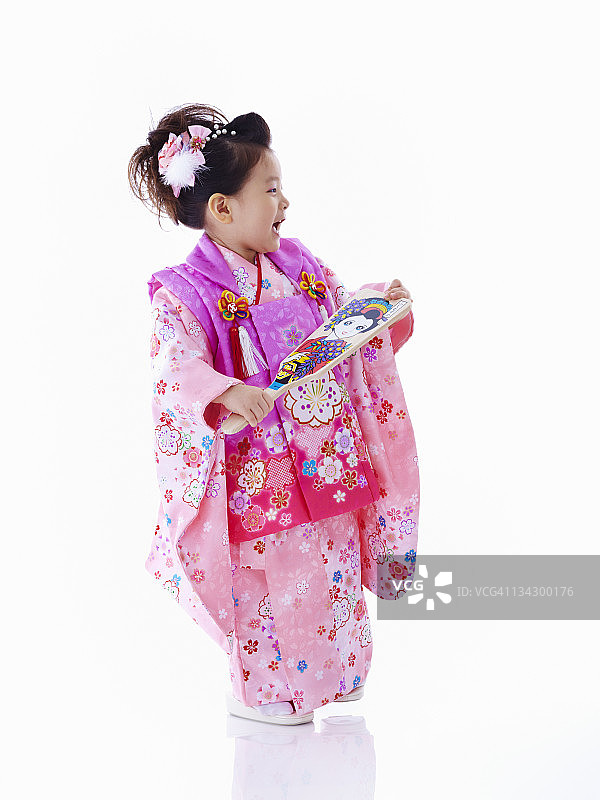 穿着和服的小女孩图片素材