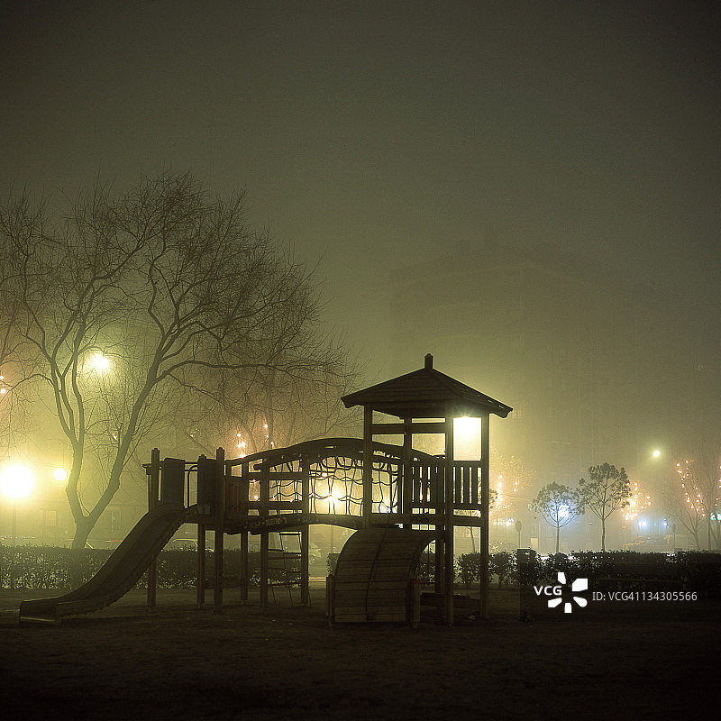 夜间儿童乐园图片素材