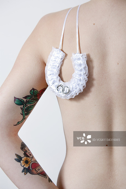 纹身和马蹄铁图片素材