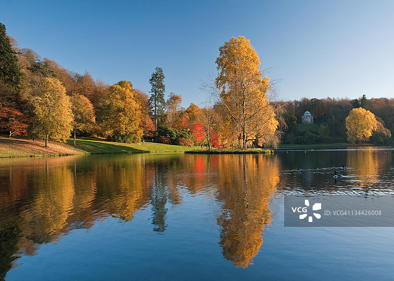 斯托海德的秋季倒影图片素材