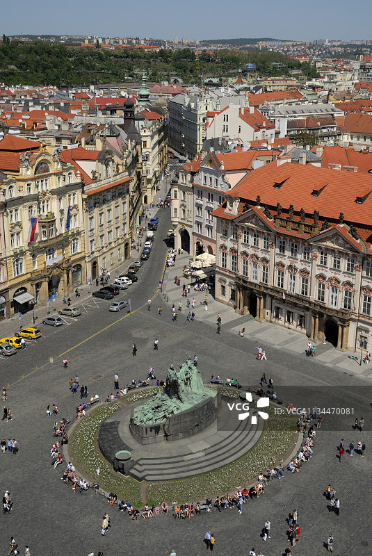 从布拉格市政厅眺望老城广场，捷克共和国，欧洲图片素材