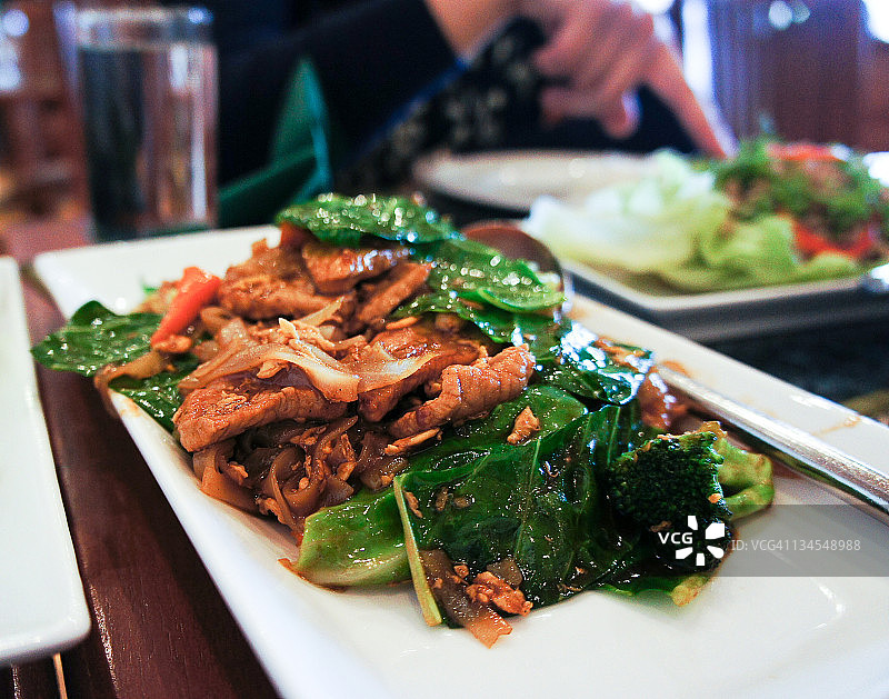 泰国沙布伊餐厅的泰式炒面图片素材