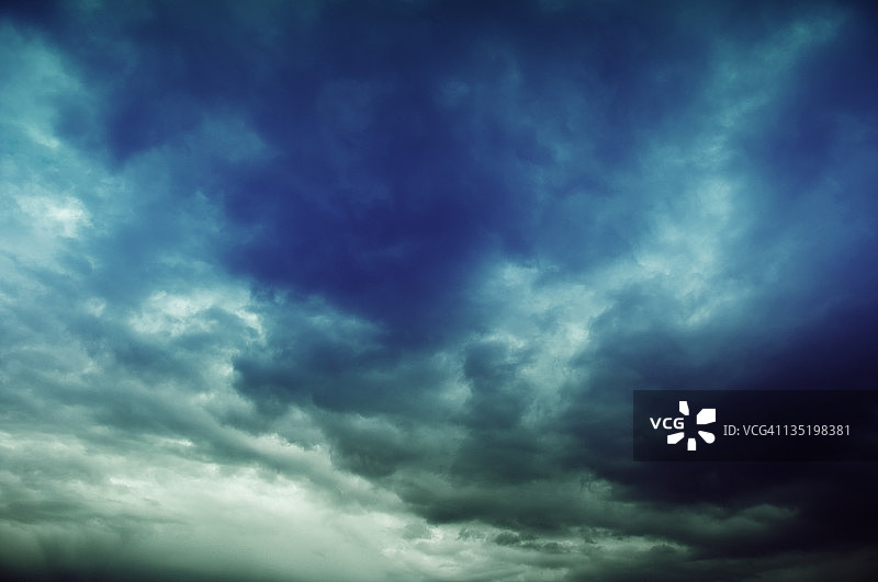 戏剧性的天空图片素材