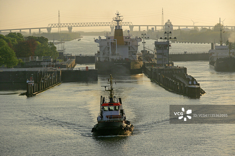 基尔运河布伦斯比特尔船闸图片素材