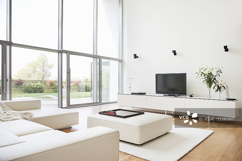 现代客厅内部图片素材