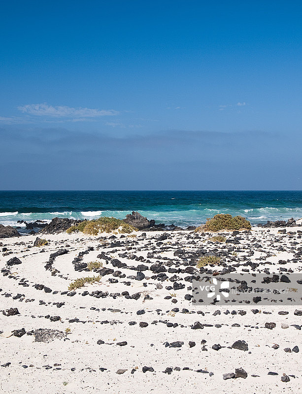 白色石堆海湾海滩图片素材