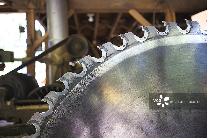 木材厂的锯片图片素材