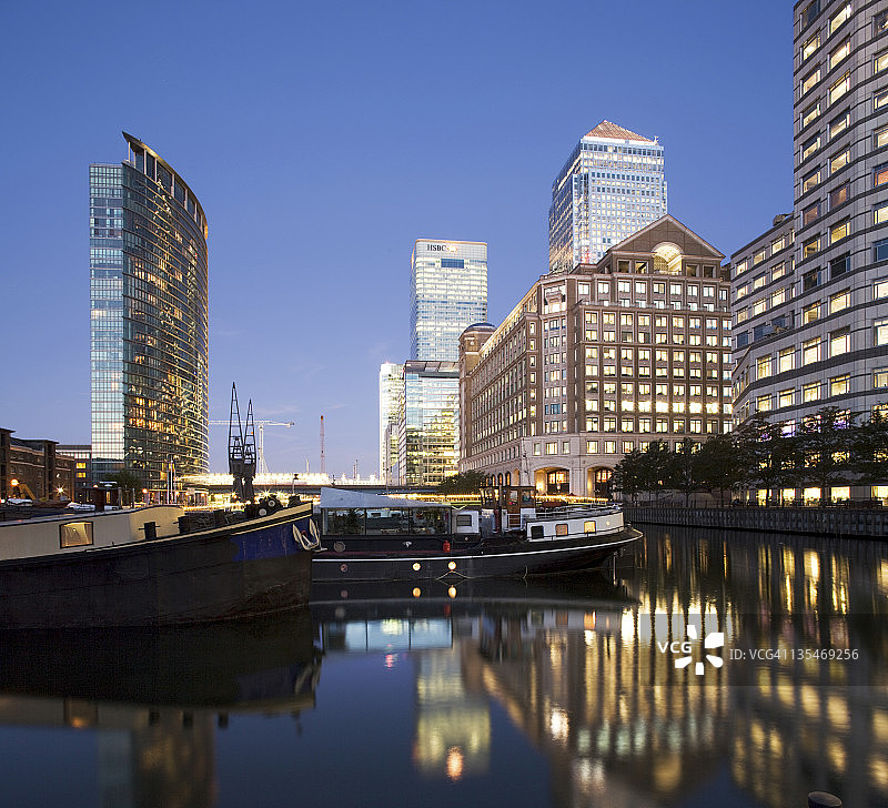 从西印度码头眺望金丝雀码头图片素材