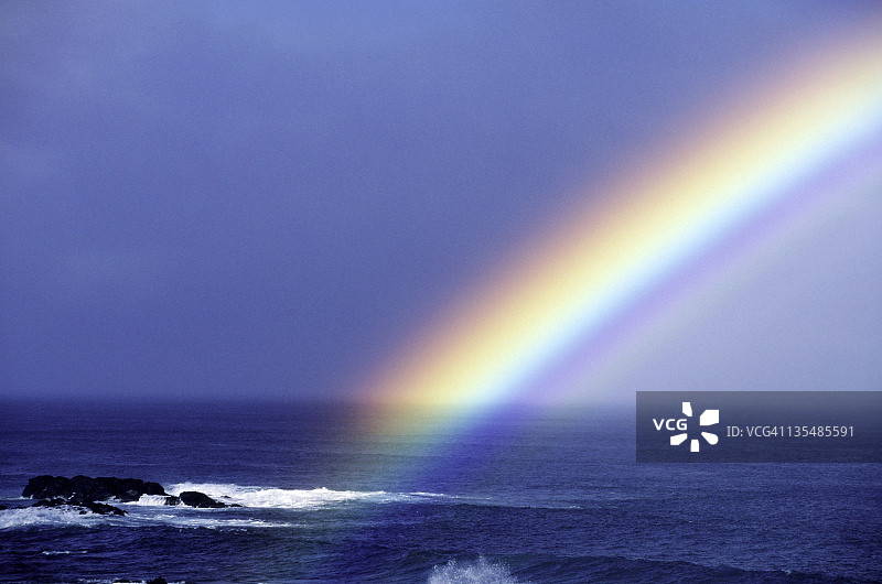 夏威夷瓦胡岛附近的太平洋彩虹图片素材