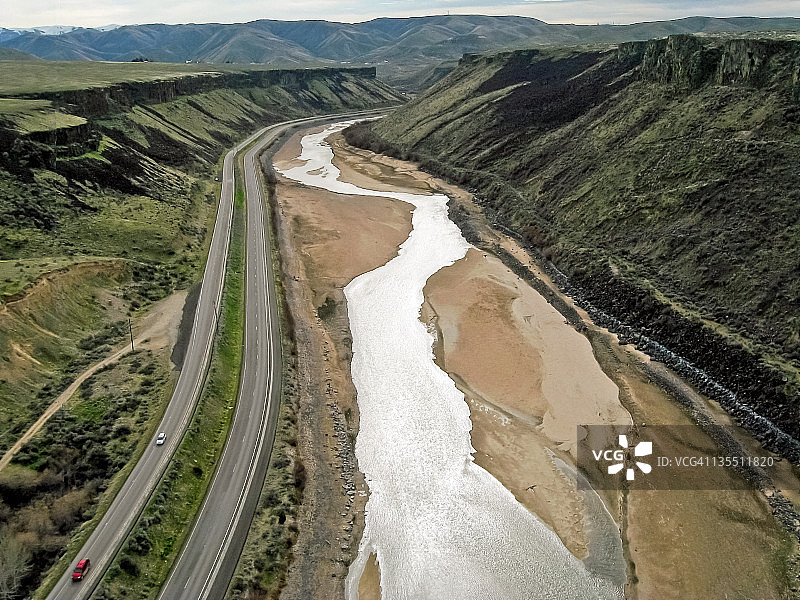 博伊西河和黑色悬崖的晨景图片素材