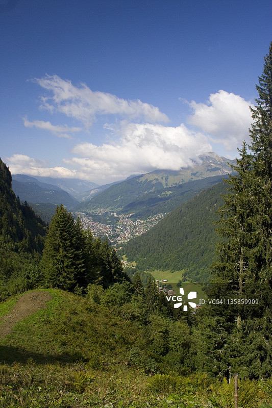 从瓦莱道尔普斯俯瞰莫尔济讷图片素材