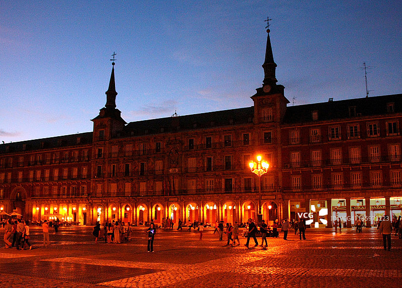夜幕下的主广场图片素材