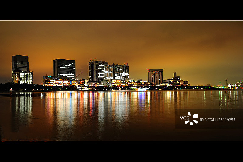 夜间的人工岛，东京湾台场图片素材