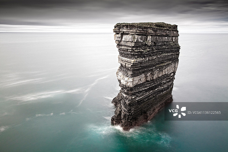 从唐帕特里克角拍摄的海蚀柱岩石图片素材