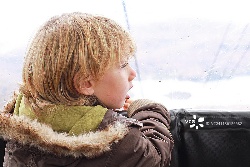 贡多拉男孩图片素材