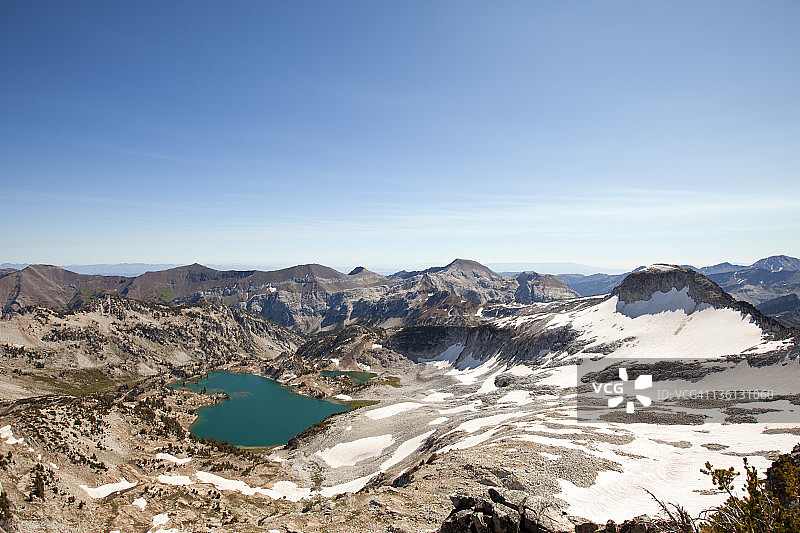 山区背包旅行图片素材