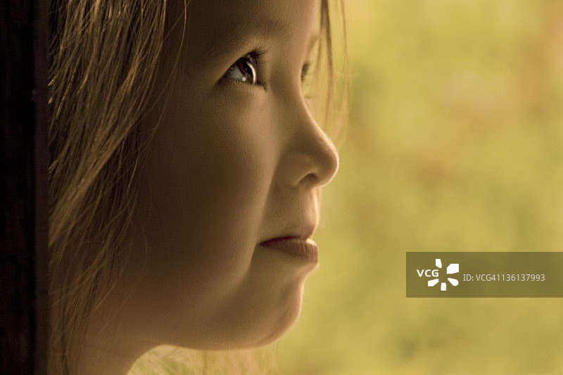 调皮的女孩图片素材