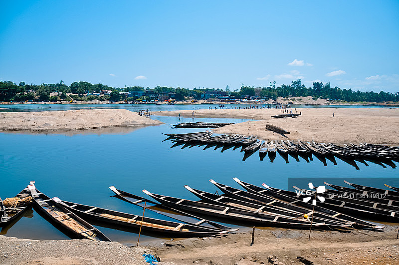 Piyain河岸图片素材