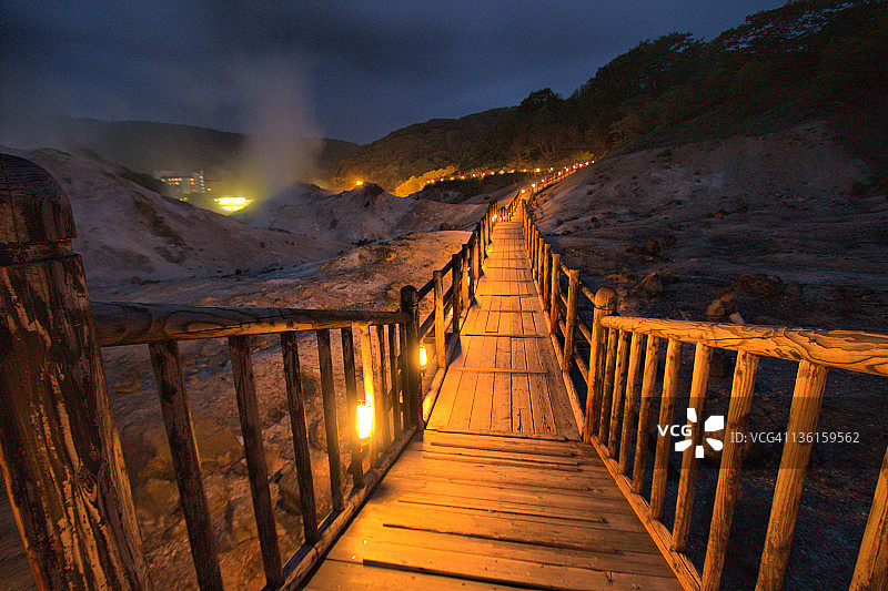 地狱谷木制小路，日本北海道登别市图片素材