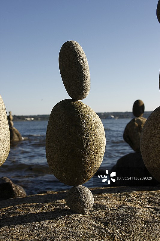 站立的石头图片素材