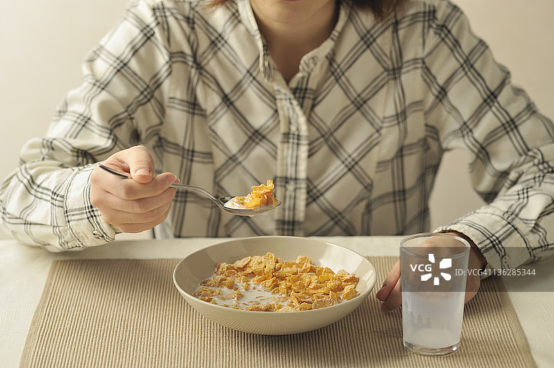 健康的牛奶谷物食品图片素材
