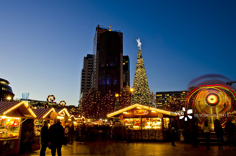 城市圣诞市场图片素材